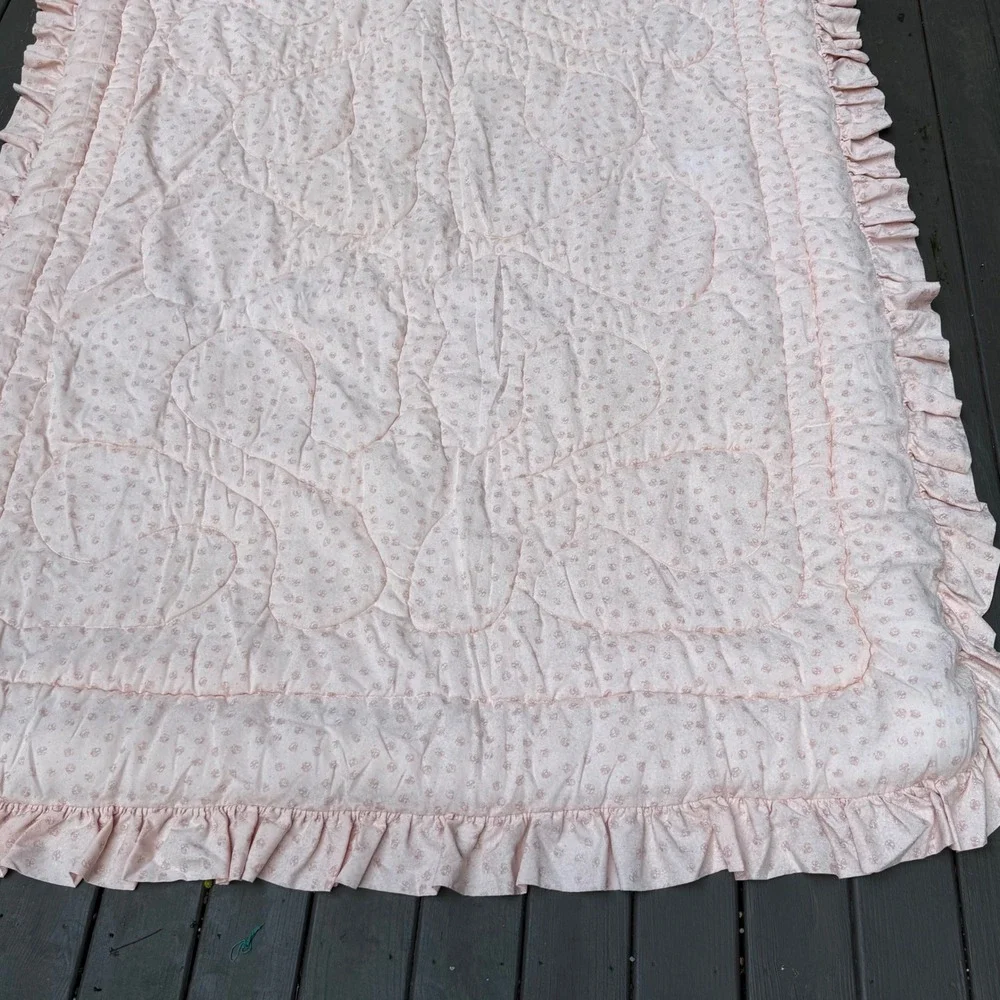 2.7 Vtg Peach Floral Ruffle Quilted Comforter 85x72 Cottage Shabby Chic Bedding